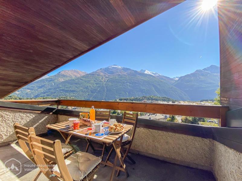 Holiday in mountain resort Les Chalets de la Pyramide - Aussois - Summer outside