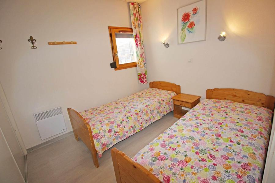 Holiday in mountain resort 2 room apartment 4 people (1207) - Les Chalets de la Vanoise - La Norma - Bedroom