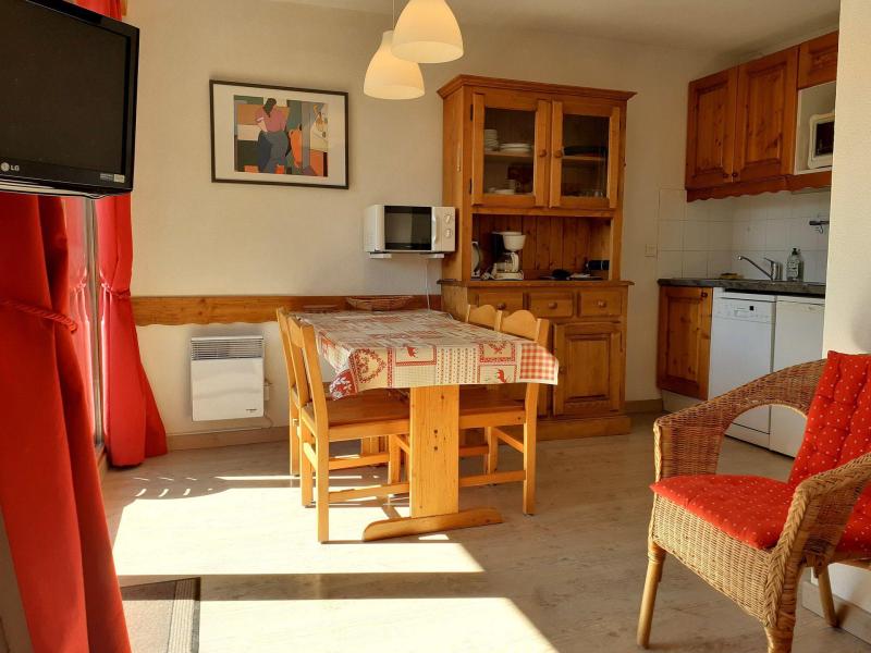 Holiday in mountain resort 2 room apartment 4 people (1207) - Les Chalets de la Vanoise - La Norma - Living room