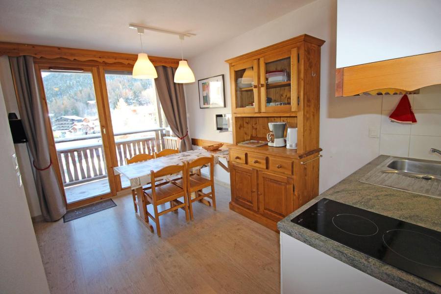 Holiday in mountain resort 2 room apartment 4 people (1207) - Les Chalets de la Vanoise - La Norma - Living room