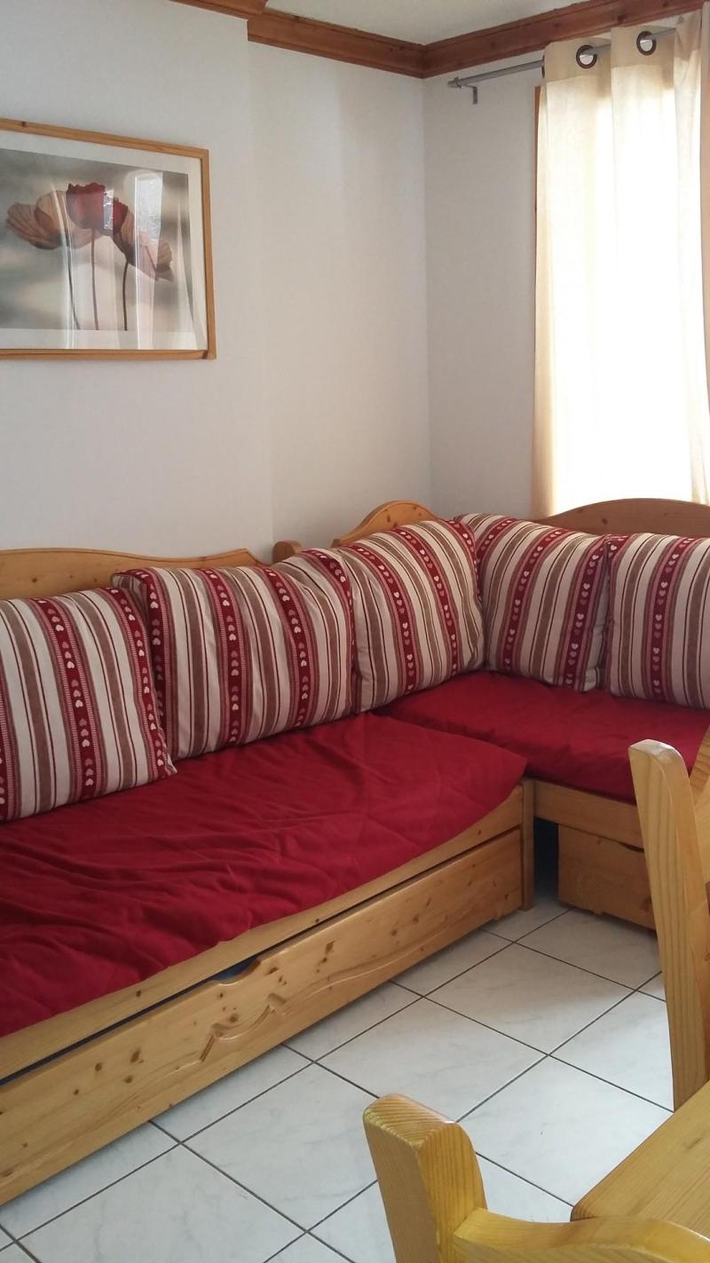 Holiday in mountain resort 3 room apartment 6 people (B21) - Les Chalets de Montalbert - Montalbert - Living room