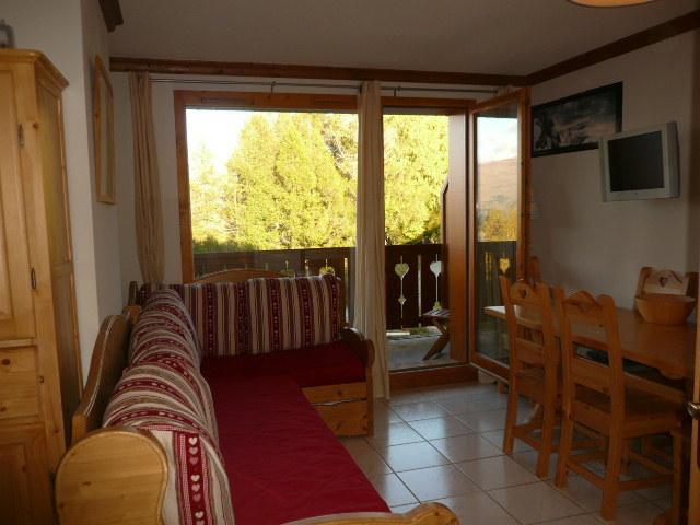 Holiday in mountain resort 3 room apartment 6 people (B21) - Les Chalets de Montalbert - Montalbert - Living room