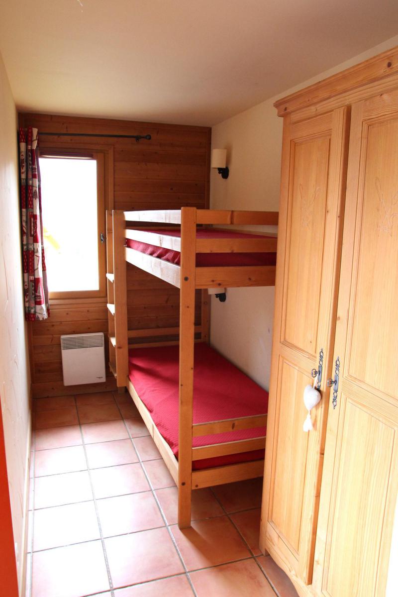 Holiday in mountain resort 2 room apartment sleeping corner 6 people (E102) - Les Chalets de Praroustan - Pra Loup - Bedroom