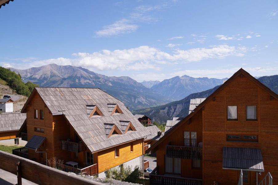 Аренда на лыжном курорте Апартаменты 3 комнат 8 чел. (E03) - Les Chalets de Praroustan - Pra Loup - летом под открытым небом