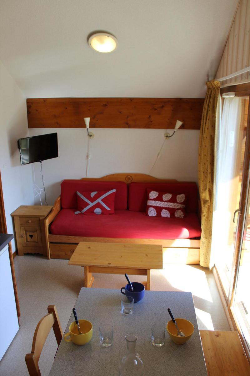 Holiday in mountain resort 2 room apartment sleeping corner 4 people (CB51) - Les Chalets de SuperD Chardon Bleu - Superdévoluy - Living room