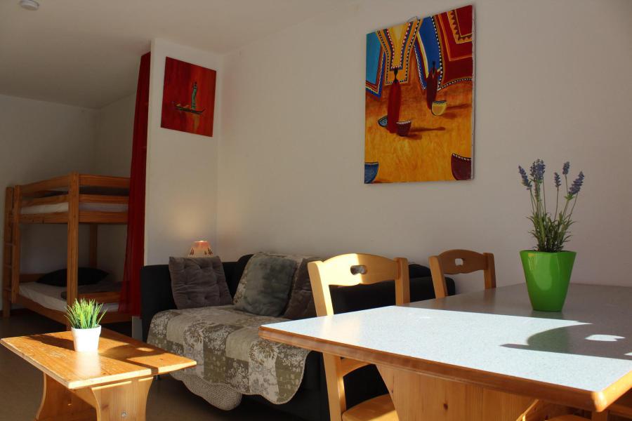 Vakantie in de bergen Appartement 2 kamers 4 personen (DP24) - Les Chalets de SuperD Dauphinelle - Superdévoluy - Woonkamer