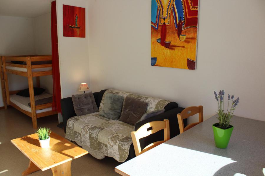 Vakantie in de bergen Appartement 2 kamers 4 personen (DP24) - Les Chalets de SuperD Dauphinelle - Superdévoluy - Woonkamer