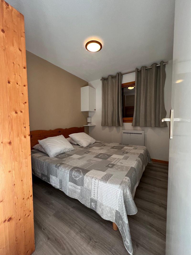 Holiday in mountain resort 2 room apartment sleeping corner 6 people (FR33) - Les Chalets de SuperD Fraxinelle - Superdévoluy - Bedroom