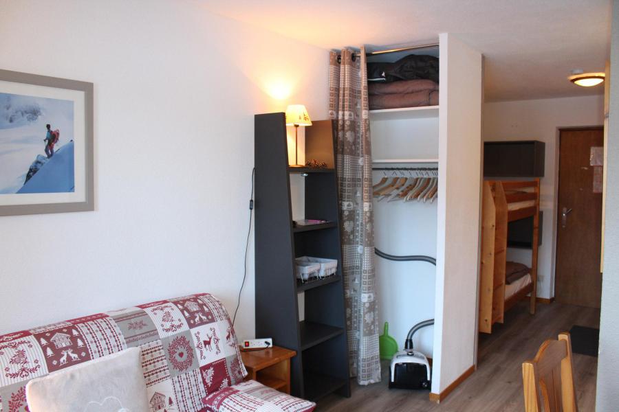 Vakantie in de bergen Appartement 2 kamers bergnis 6 personen (FR33) - Les Chalets de SuperD Fraxinelle - Superdévoluy - Woonkamer