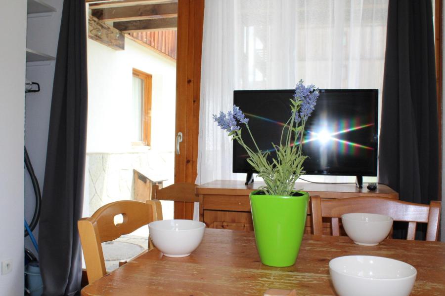 Holiday in mountain resort 3 room apartment 4 people (GE11) - Les Chalets de SuperD Gentiane - Superdévoluy - Living room