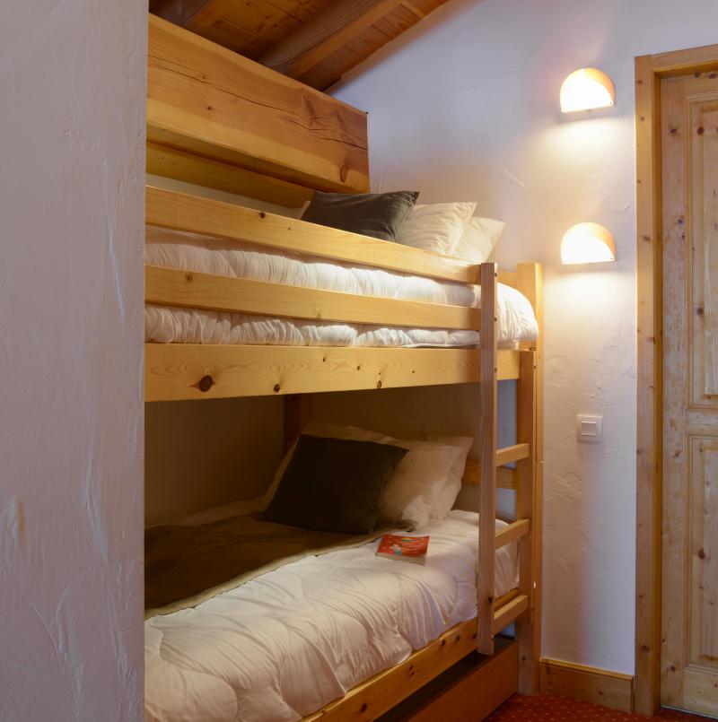 Holiday in mountain resort Les Chalets des Deux Domaines - Peisey-Vallandry - Bunk beds