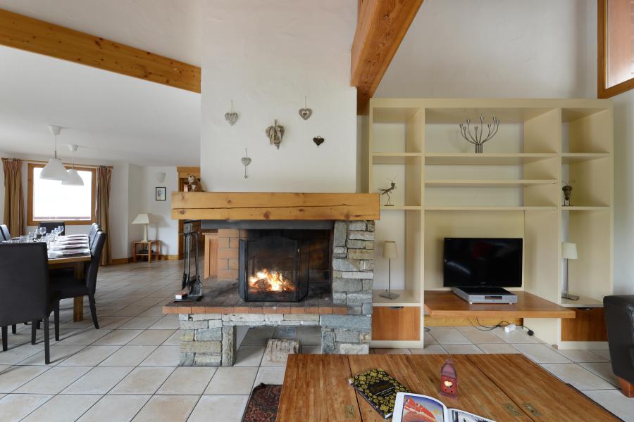 Vacanze in montagna Les Chalets des Deux Domaines - Peisey-Vallandry - Camino