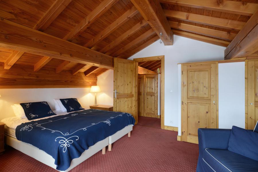 Holiday in mountain resort Les Chalets des Deux Domaines - Peisey-Vallandry - Double bed