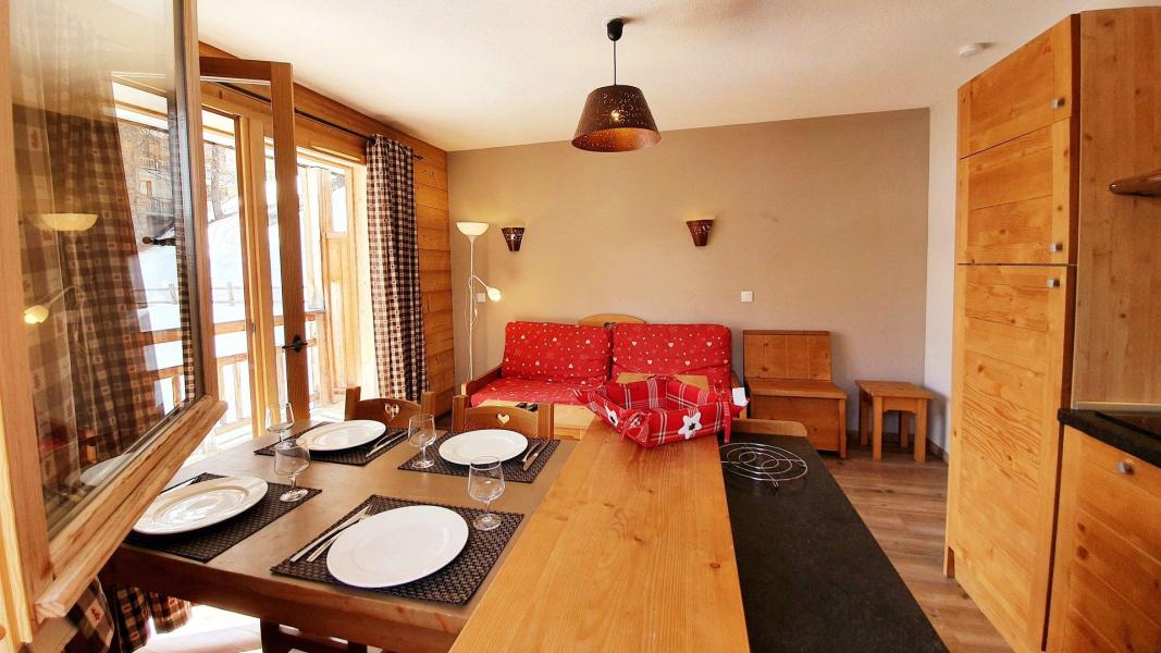 Holiday in mountain resort 2 room apartment 4 people (A21) - Les Chalets des Rennes - Vars - Living room