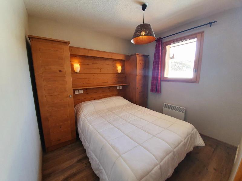 Holiday in mountain resort 2 room apartment 4 people (A53) - Les Chalets des Rennes - Vars - Bedroom