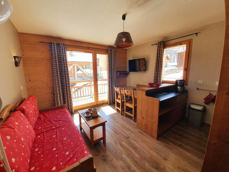 Holiday in mountain resort 2 room apartment 4 people (A53) - Les Chalets des Rennes - Vars - Living room