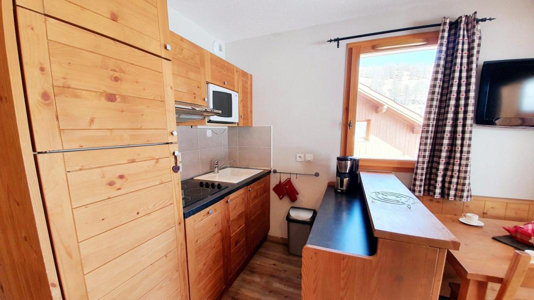Holiday in mountain resort 2 room apartment 4 people (C21) - Les Chalets des Rennes - Vars - Kitchen