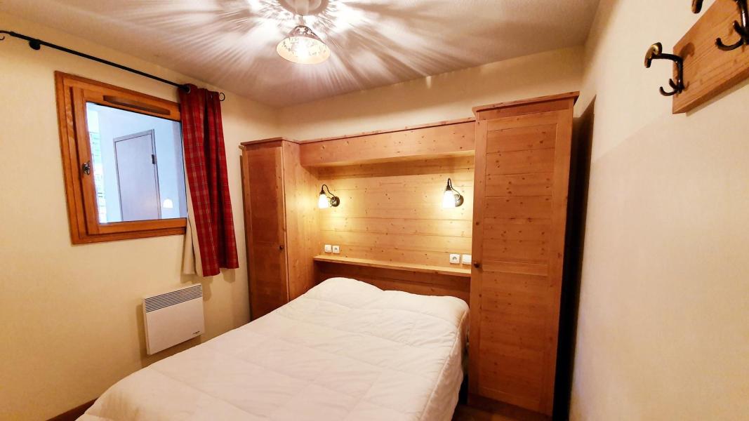 Holiday in mountain resort 2 room apartment 4 people (F12) - Les Chalets des Rennes - Vars - Bedroom