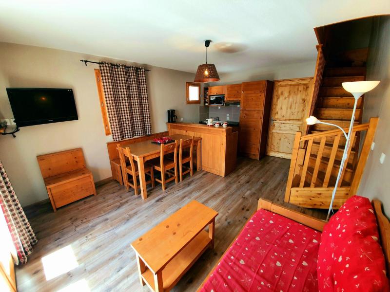 Holiday in mountain resort 3 room duplex apartment 6 people (A62) - Les Chalets des Rennes - Vars - Living room