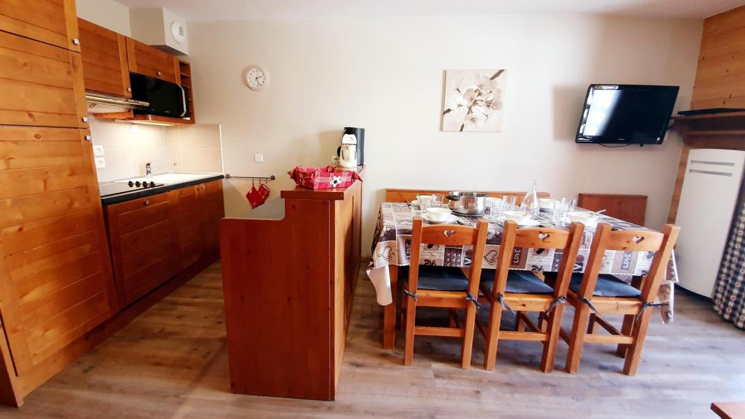 Holiday in mountain resort 3 room duplex apartment 6 people (C41) - Les Chalets des Rennes - Vars - Kitchen