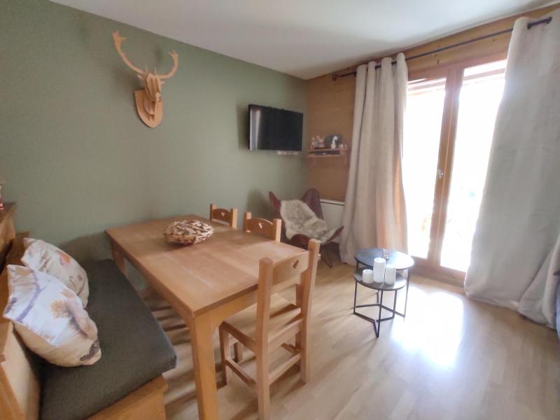 Holiday in mountain resort 3 room duplex apartment 6 people (D41) - Les Chalets des Rennes - Vars - Living room