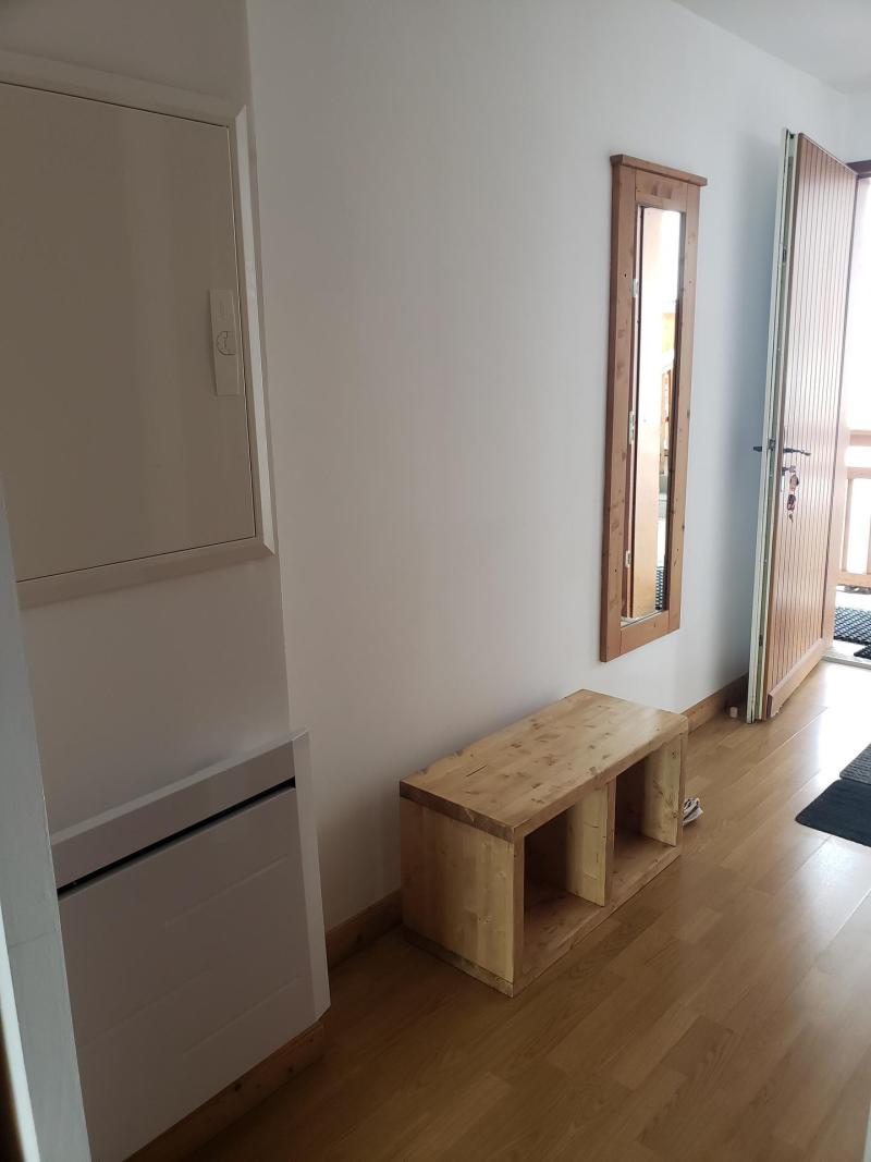 Holiday in mountain resort 2 room apartment 4 people (E32) - Les Chalets des Rennes - Vars