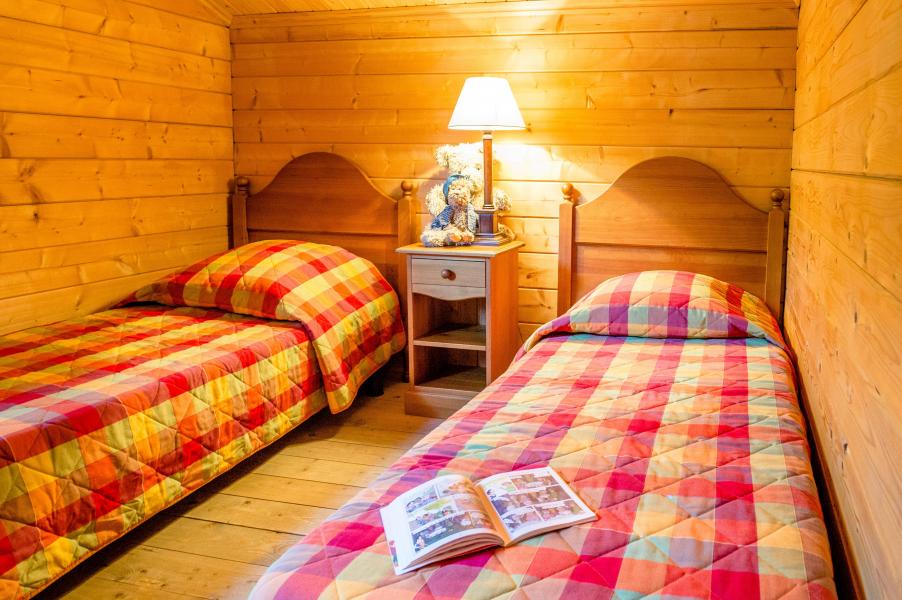 Holiday in mountain resort Les Chalets du Bois de Champelle - Morillon - Bedroom