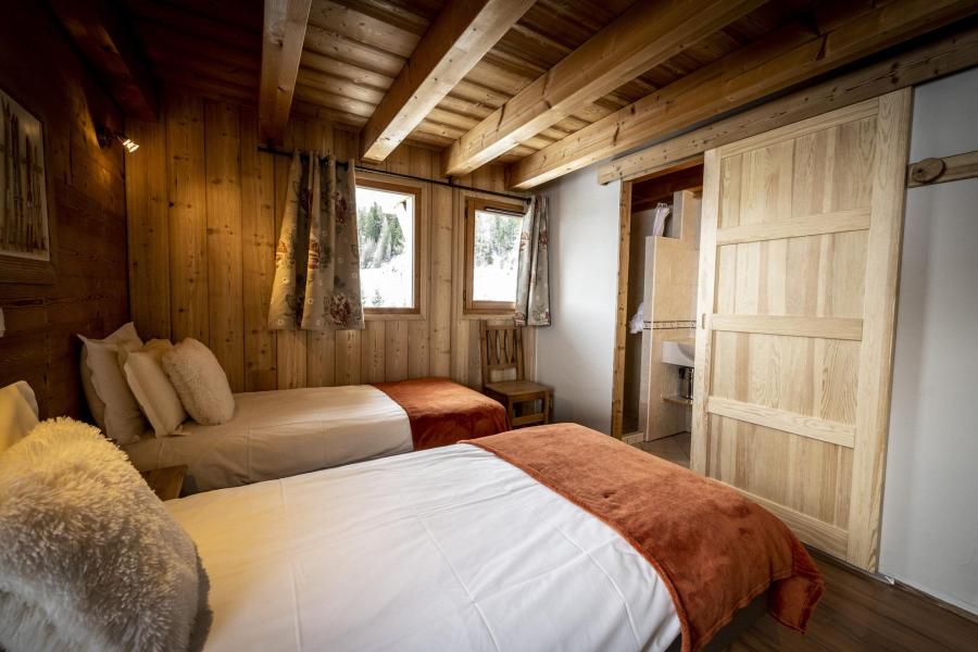 Holiday in mountain resort 6 room chalet 11 people (Mont-Blanc) - Les Chalets Du Cocoon - La Plagne - Bedroom