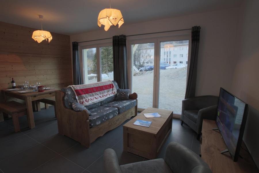 Holiday in mountain resort 3 room apartment 4 people (1) - Les Chalets du Grand Galibier - Valloire - Living room