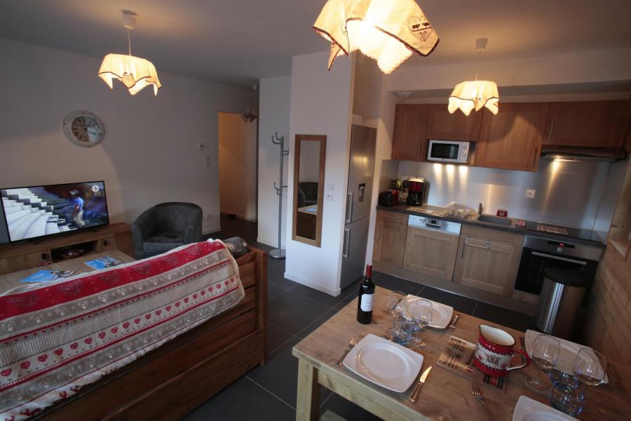 Holiday in mountain resort 3 room apartment 4 people (1) - Les Chalets du Grand Galibier - Valloire - Living room