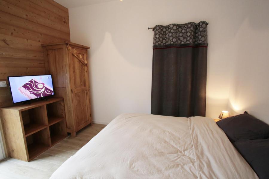 Holiday in mountain resort Les Chalets du Grand Galibier - Valloire - Bedroom