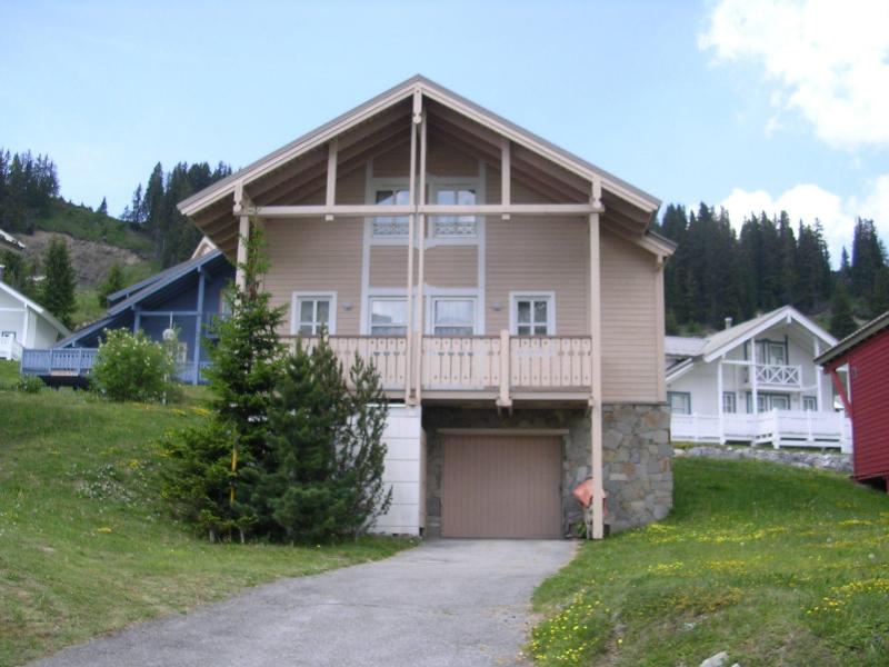 Vacances en montagne Les Chalets du Hameau - Flaine - Extérieur été