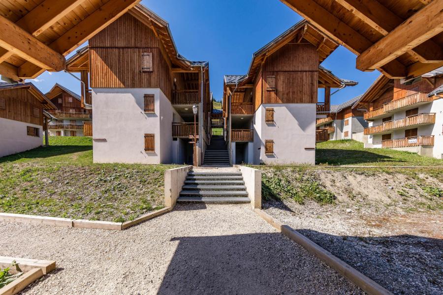 Location au ski Les Chalets du Hameau des Aiguilles - Albiez Montrond - Extérieur été