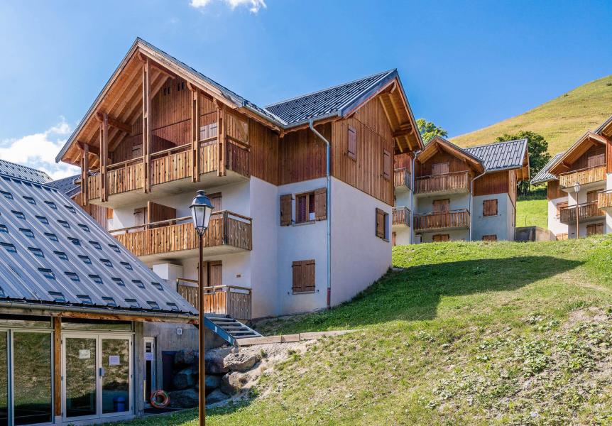 Аренда на лыжном курорте Les Chalets du Hameau des Aiguilles - Albiez Montrond - летом под открытым небом