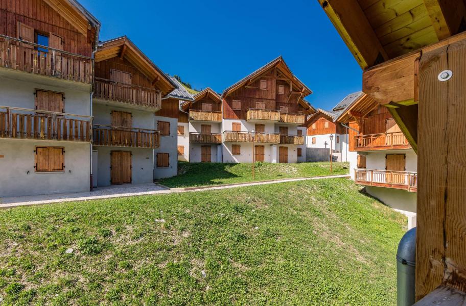 Location au ski Les Chalets du Hameau des Aiguilles - Albiez Montrond - Extérieur été