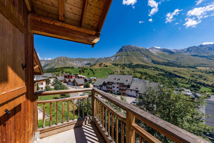 Vacances en montagne Les Chalets du Hameau des Aiguilles - Albiez Montrond - Extérieur été