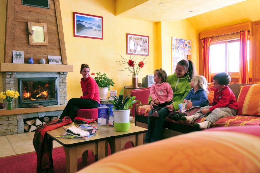 Vacaciones en montaña Les Chalets Goélia - La Toussuire - Recepción