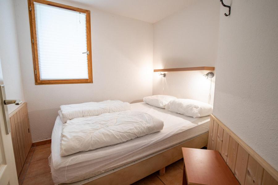 Holiday in mountain resort Semi-detached 3 room chalet 6 people (CHT79) - Les Chalets Petit Bonheur - La Norma - Bedroom