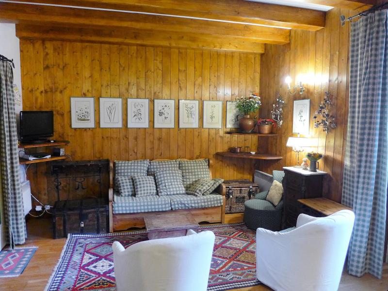 Holiday in mountain resort 3 room apartment 6 people (2) - Les Charmoz - Chamonix - Living room