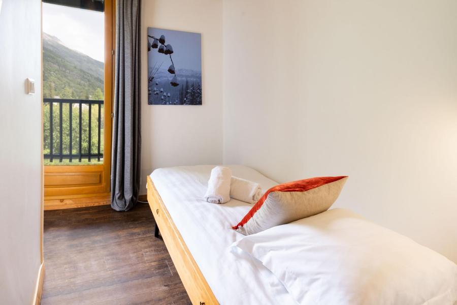 Holiday in mountain resort 4 room duplex apartment 5 people (3) - LES CLOS DES ABEILLES - Serre Chevalier - Bedroom