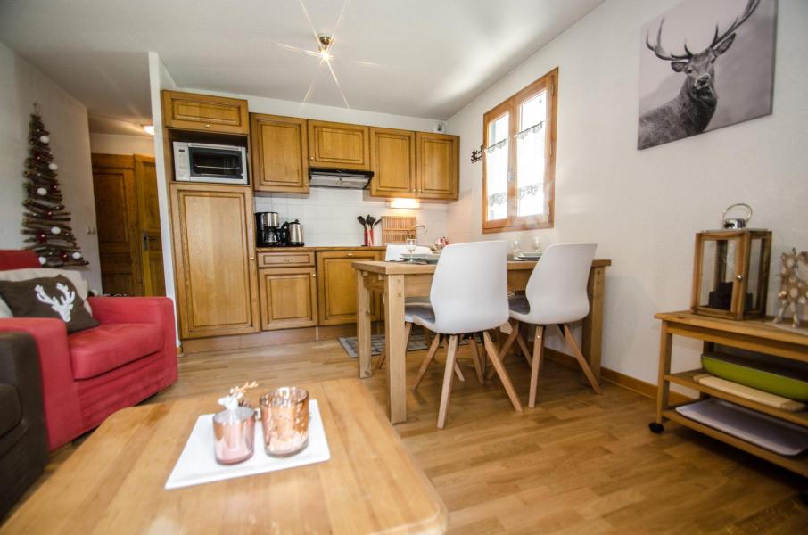 Holiday in mountain resort 3 room apartment 4 people (LITCHI) - Les Fermes de Montenvers - Chamonix - Living room