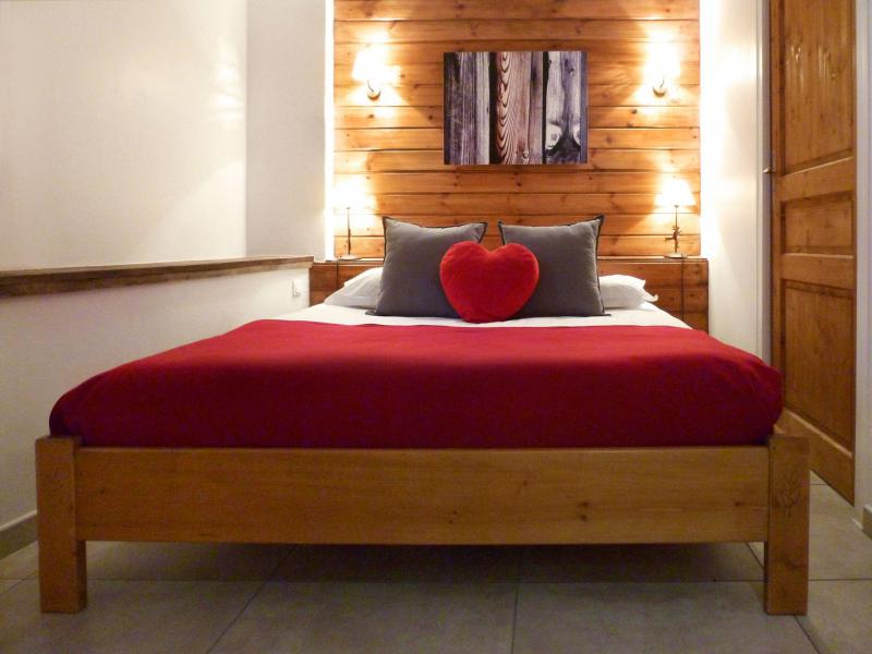 Holiday in mountain resort 6 room duplex apartment 12 people (5) - Les Fermes du Planet - Valloire - Bedroom