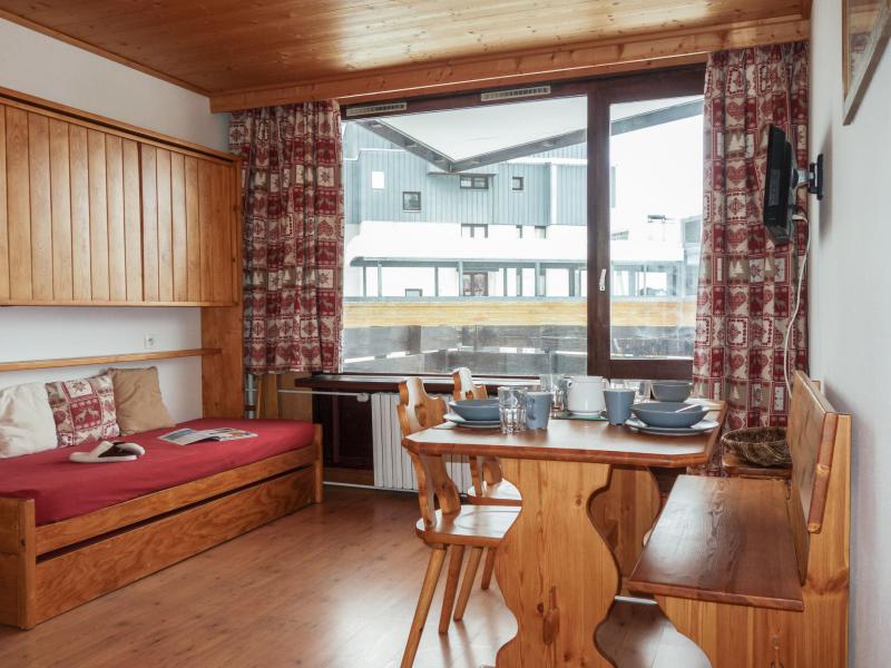 Holiday in mountain resort 1 room apartment 2 people (3) - Les Genepis - Tignes - Living room