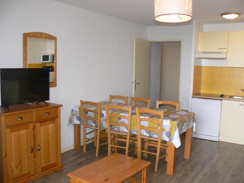 Holiday in mountain resort 3 room apartment sleeping corner 8 people (B10) - Les Hauts de Peyragudes - Peyragudes - Living room