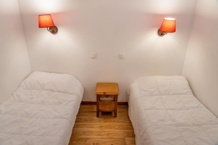 Holiday in mountain resort 2 room apartment cabin 6 people (MBC206) - Les Hauts de Preclaux I - Les Orres - Bedroom