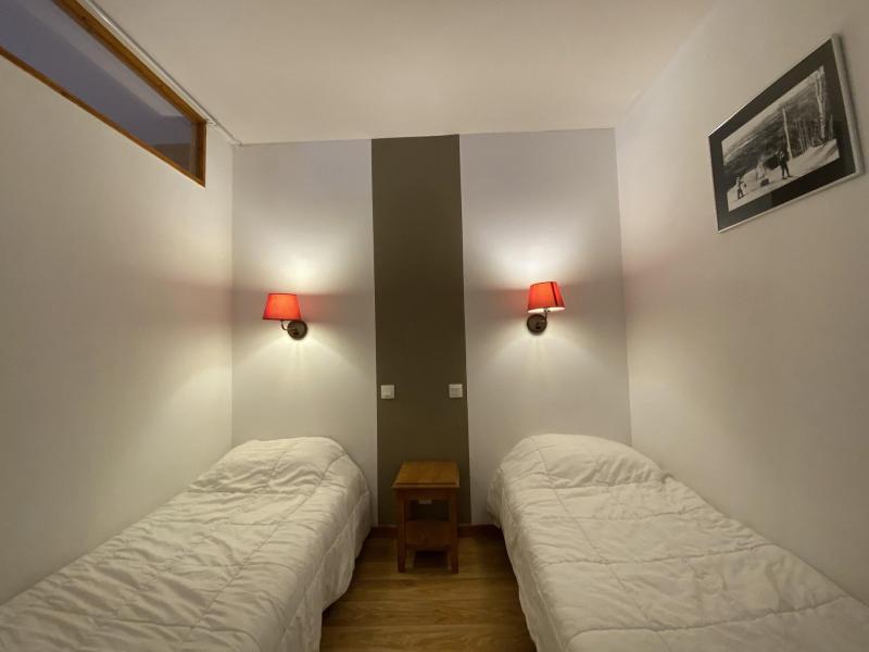 Holiday in mountain resort Studio cabin 4 people (MBB405) - Les Hauts de Preclaux I - Les Orres - Cabin