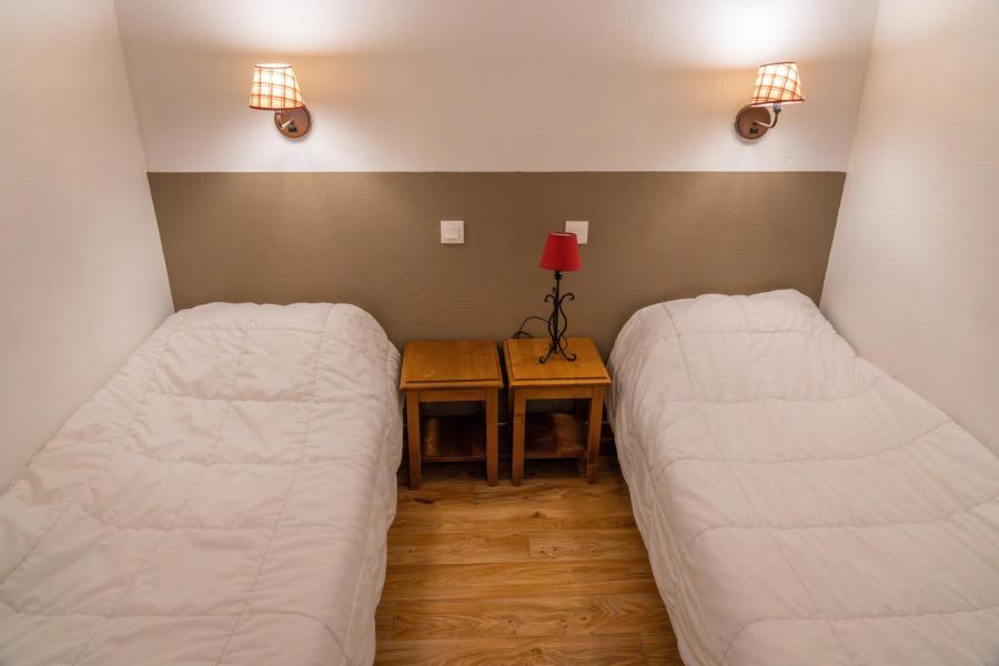 Holiday in mountain resort Studio cabin 4 people (MBC302) - Les Hauts de Preclaux I - Les Orres - Bedroom