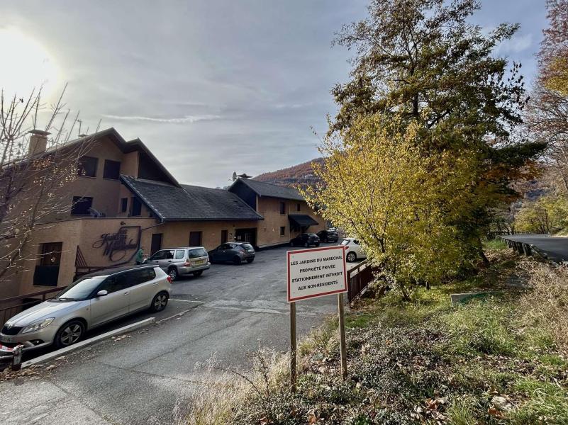 Vacances en montagne Studio coin montagne 4 personnes (0206) - Les Jardins du Maréchal - Serre Chevalier - Extérieur été