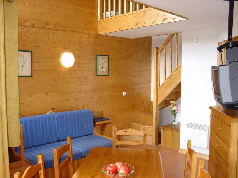 Holiday in mountain resort Les Lodges des Alpages - La Plagne - Living room