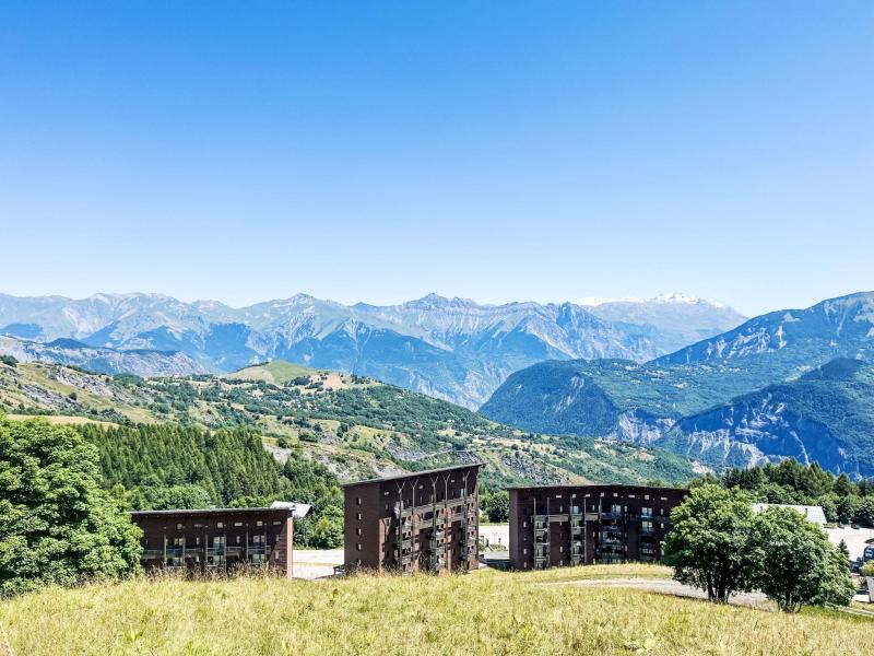 Holiday in mountain resort Les Pistes - Le Corbier - Summer outside